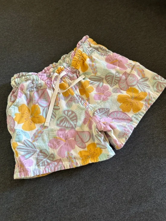 Cat & Jack Floral Kids Shorts in Hawaiian Print Cotton Blend Size 10/12 GUC - Picture 2 of 7